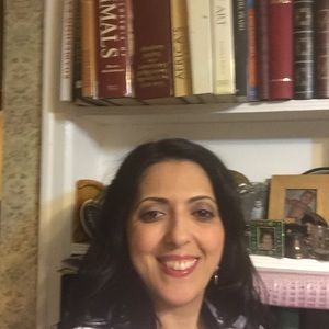 Meet your Posher, Dina